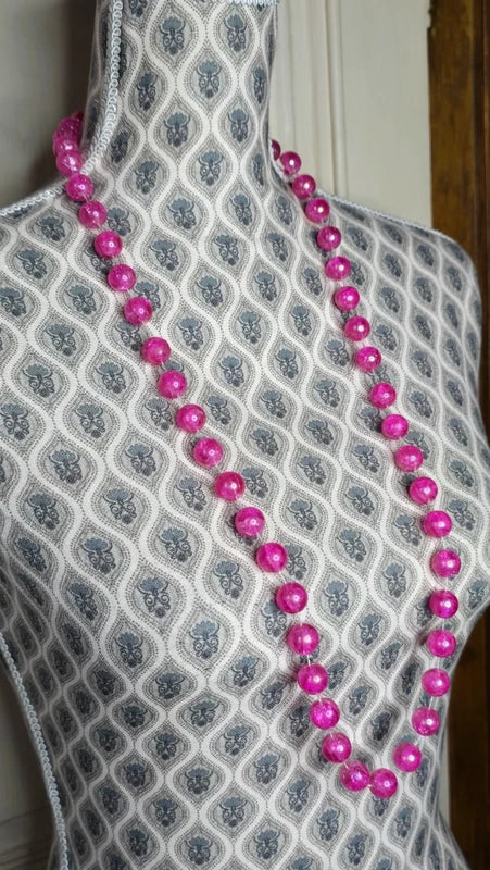 collier sautoir vintage - perles rose flashy fuchsia paillettes craquelé - pop vibes 90 2000 Y2K