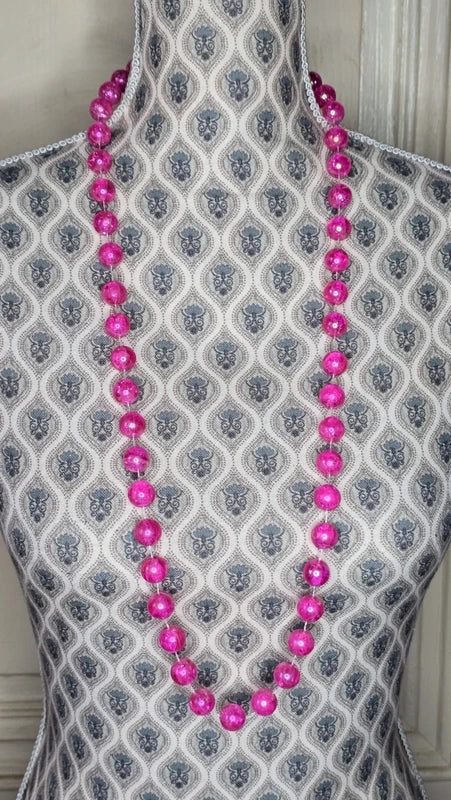 collier sautoir vintage - perles rose flashy fuchsia paillettes craquelé - pop vibes 90 2000 Y2K