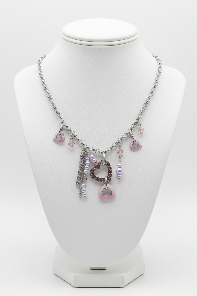 collier vintage - neuf - chaine argenté maillon rond - pendentifs strass coeurs émaillé - perles mauve lila violet - girly femme ado