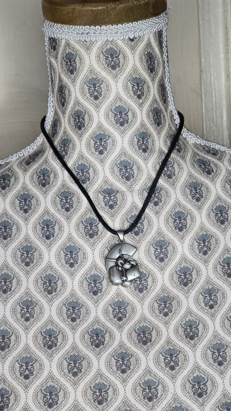 Collier vintage - neuf - années 2000 - Diddl - initial lettre C- Y2K - rare - femme homme enfant adolescent