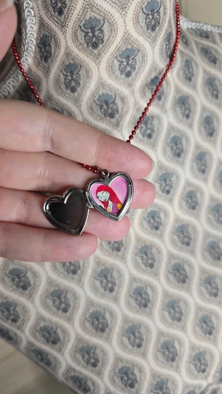 collier rare vintage - Disney Jack Skellington Sally - pendentif coeur ouvrant - officiel tim burton