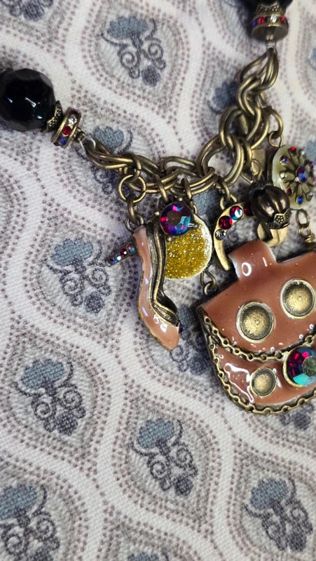 collier vintage - neuf - rétro - chaine doré - pendentif charms féminin sac chaussure perles pierres strass - acier