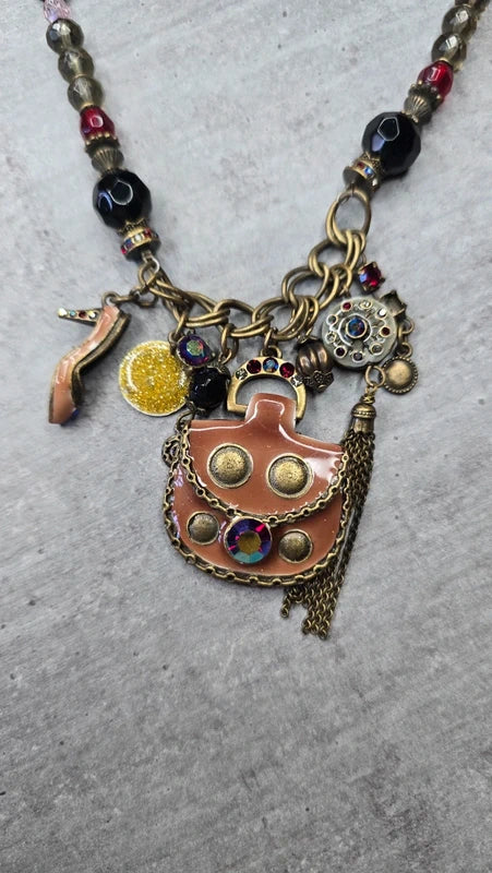 collier vintage - neuf - rétro - chaine doré - pendentif charms féminin sac chaussure perles pierres strass - acier