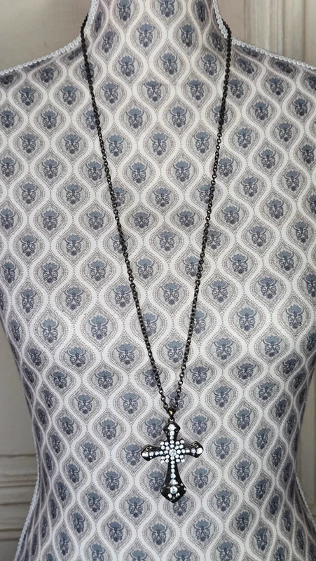 collier sautoir vintage - neuf - chaine bronze en acier - pendentif croix strass argenté brillant - gravé travaillé
