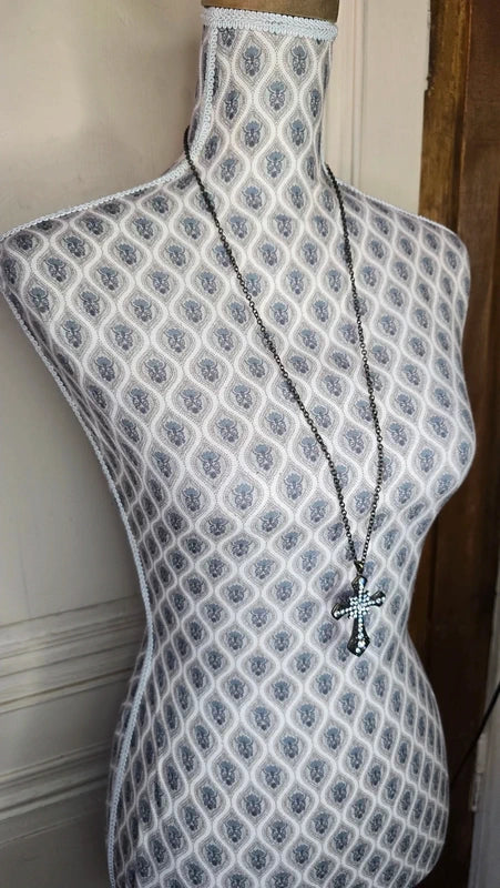 collier sautoir vintage - neuf - chaine bronze en acier - pendentif croix strass argenté brillant - gravé travaillé