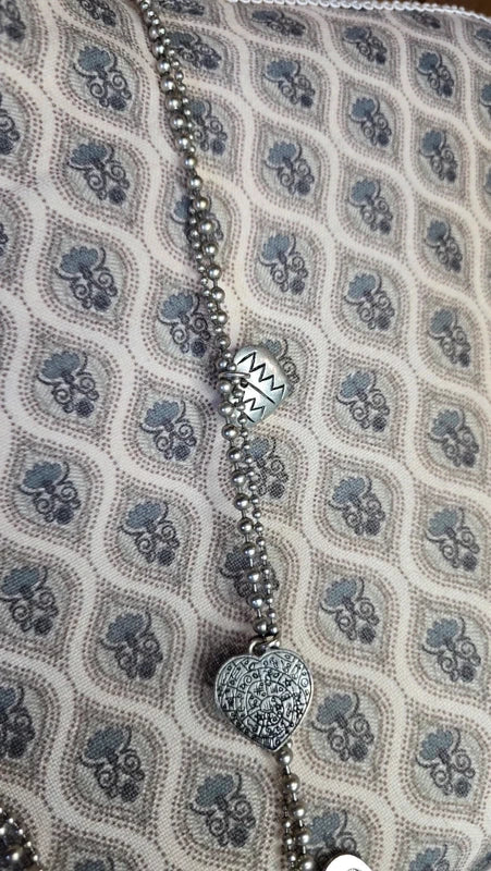 collier sautoir vintage - double chaine perles argenté - pendentifs coeur gravure - réversible - rétro