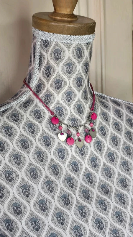 collier vintage - cordon rose - pendentif perles strass pierre rond coeur - rose fuchsia argenté vieilli