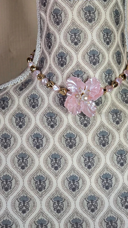 collier -  neuf - perles rose nacré doré coeur - pendentif fleurs pétales coeur brillant - chic