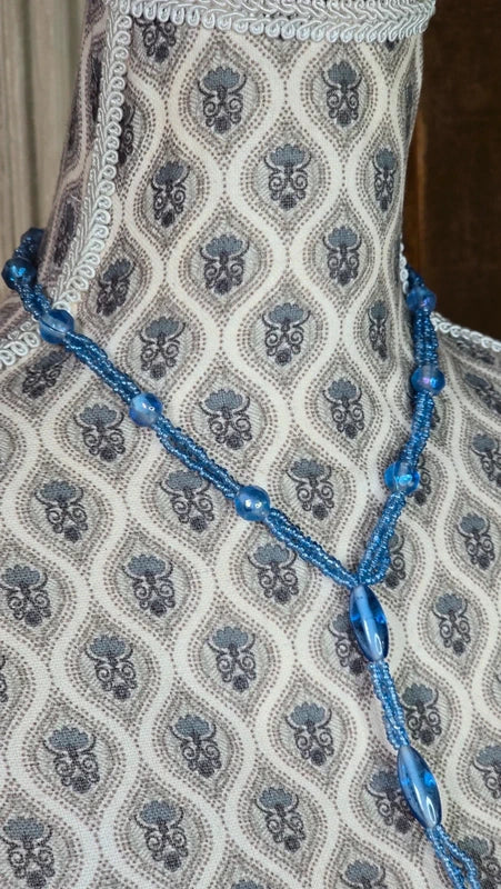collier vintage sautoir - neuf - effet cravate - perles en verre bleu translucide brillantes - élégante chic - forme y