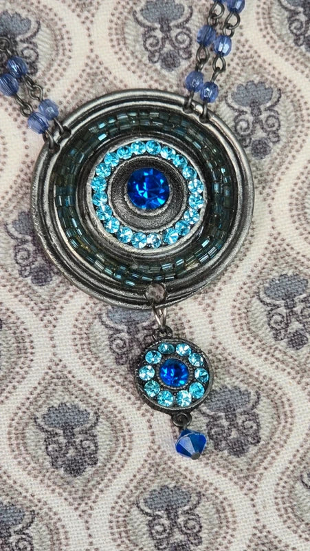 collier vintage - neuf - chaine perles bleu translucide - pendentifs ronds strass brillants bleu turquoise - chic élégant