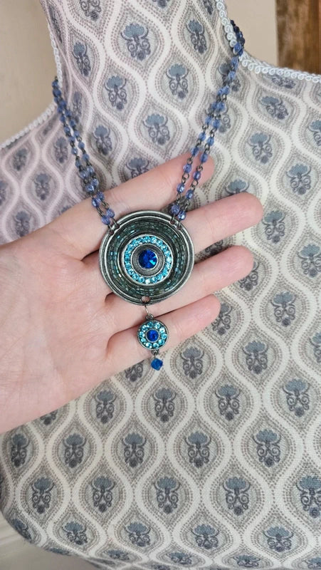 collier vintage - neuf - chaine perles bleu translucide - pendentifs ronds strass brillants bleu turquoise - chic élégant