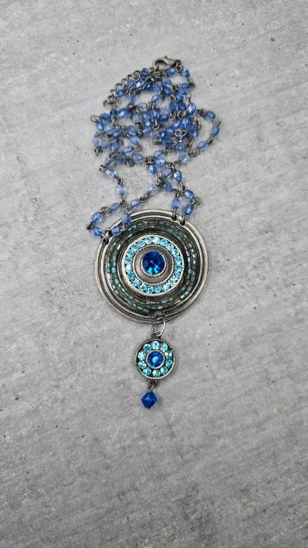 collier vintage - neuf - chaine perles bleu translucide - pendentifs ronds strass brillants bleu turquoise - chic élégant