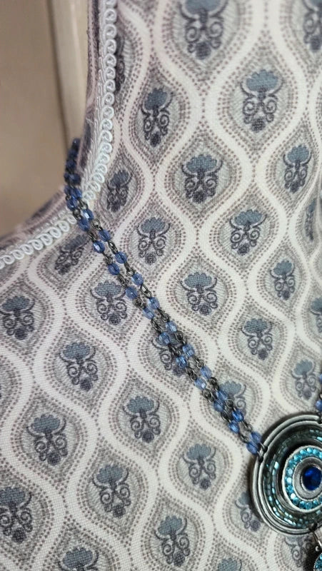collier vintage - neuf - chaine perles bleu translucide - pendentifs ronds strass brillants bleu turquoise - chic élégant