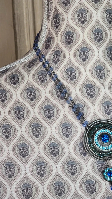 collier vintage - neuf - chaine perles bleu translucide - pendentifs ronds strass brillants bleu turquoise - chic élégant