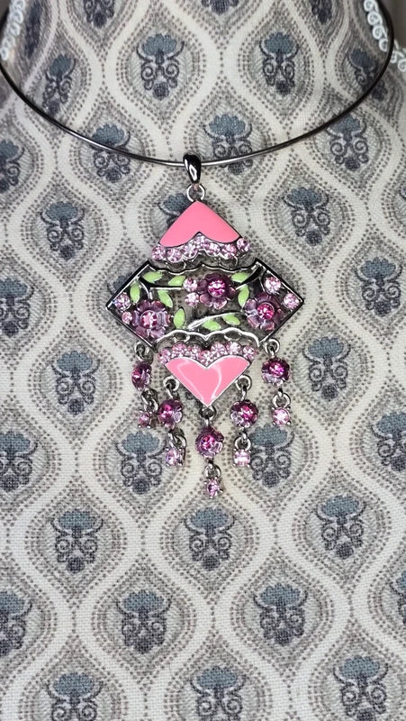 pendentif vintage - neuf - strass rose fleurs feuilles vertes fuchsia - articulé - chic