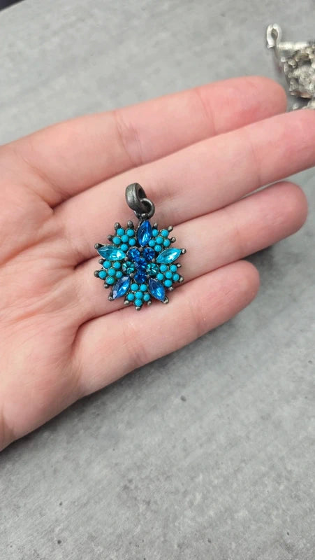 pendentif vintage - neuf - forme étoile fleur - strass bleu turquoise bleu clair - brillant chic élégant