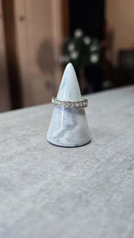 bague argenté - neuf - tout le tour en strass - effet alliance effet diamant - chic élégant - taille 19 mm