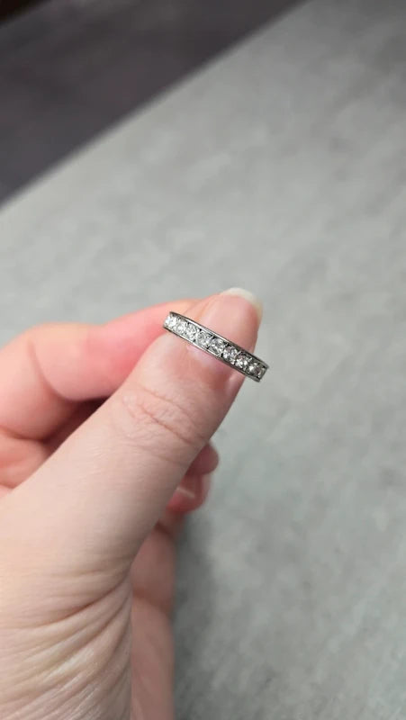 bague argenté - neuf - tout le tour en strass - effet alliance effet diamant - chic élégant - taille 19 mm