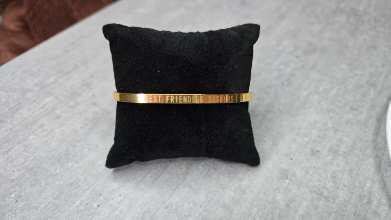 bracelet jonc - neuf - doré - gravé best friends & sisters - ajustable - acier inoxydable - idée cadeau