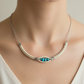 collier vintage - cerceau blanc crème - pierre naturelle turquoise - chic rétro élégant