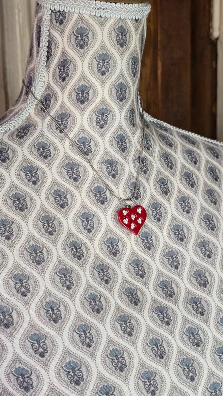 collier vintage - neuf - cacharel - rare - chaine argentée - pendentif coeur strass - chic