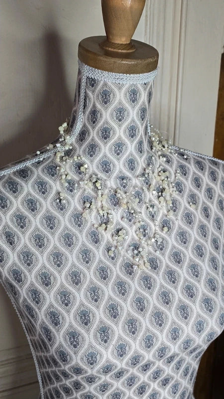 collier plastron vintage - volume - perle blanc nacré - cascade flottant - effet ivoire - chic élégant