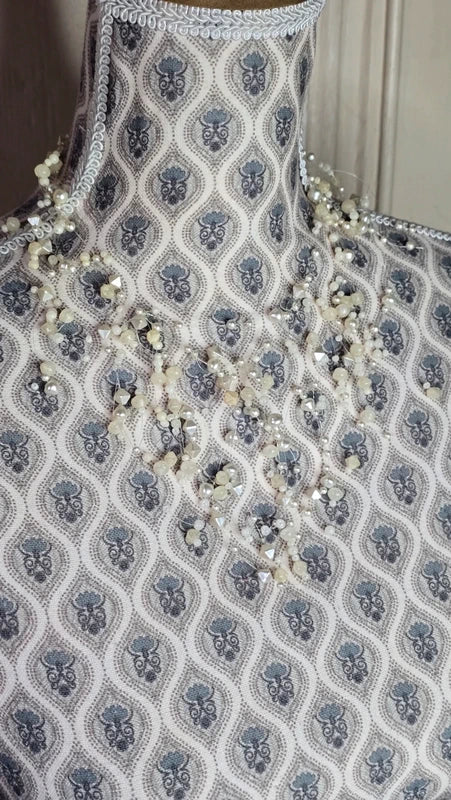 collier plastron vintage - volume - perle blanc nacré - cascade flottant - effet ivoire - chic élégant