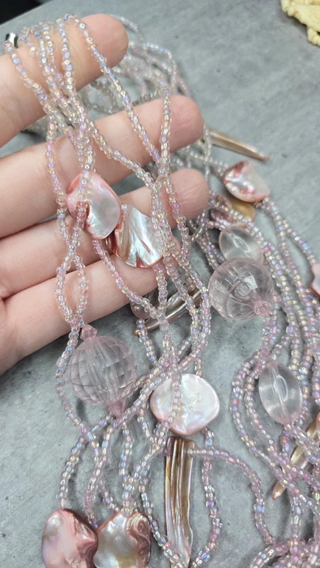 collier plastron vintage - multi rangs rose poudré irisé - perles - pendentif nacre chic