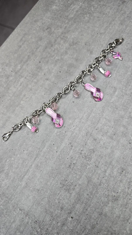 bracelet vintage - neuf - chaine maillon argenté - pendentif charms breloque roses sandale tong chaussures - perles - esprit Y2K