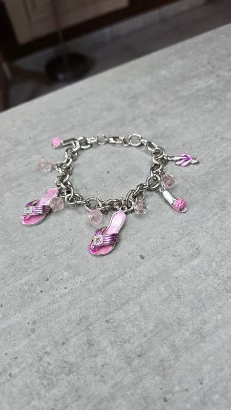 bracelet vintage - neuf - chaine maillon argenté - pendentif charms breloque roses sandale tong chaussures - perles - esprit Y2K