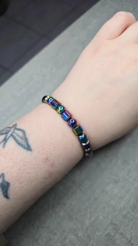 bracelet - neuf  - fait main - élastique - perles pierre naturelle hématite - multicolore irisé reflet arc en ciel - moderne