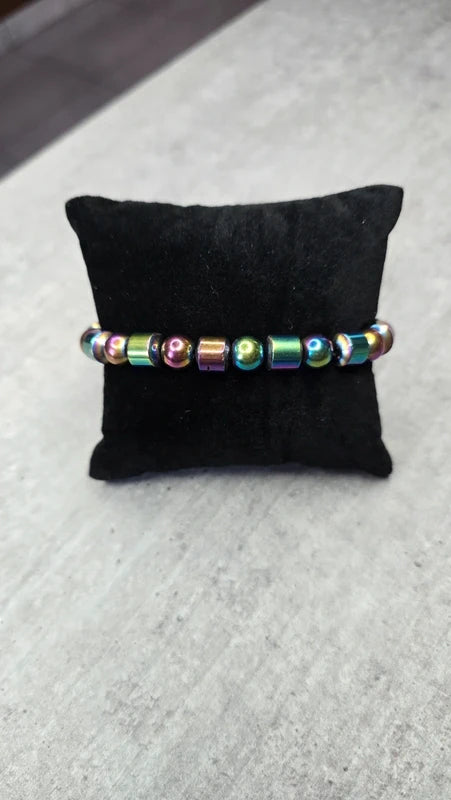 bracelet - neuf  - fait main - élastique - perles pierre naturelle hématite - multicolore irisé reflet arc en ciel - moderne