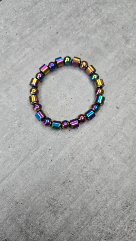 bracelet - neuf  - fait main - élastique - perles pierre naturelle hématite - multicolore irisé reflet arc en ciel - moderne