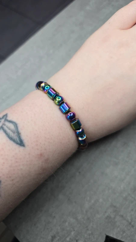 bracelet - neuf  - fait main - élastique - perles pierre naturelle hématite - multicolore irisé reflet arc en ciel - moderne