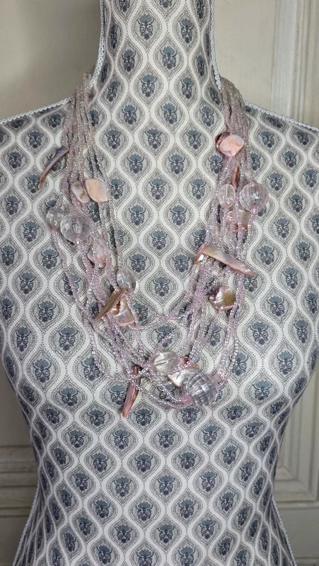 collier plastron vintage - multi rangs rose poudré irisé - perles - pendentif nacre chic