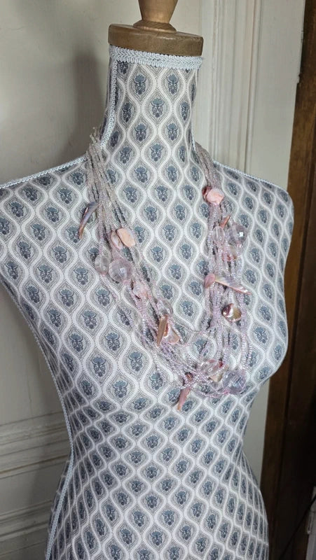 collier plastron vintage - multi rangs rose poudré irisé - perles - pendentif nacre chic