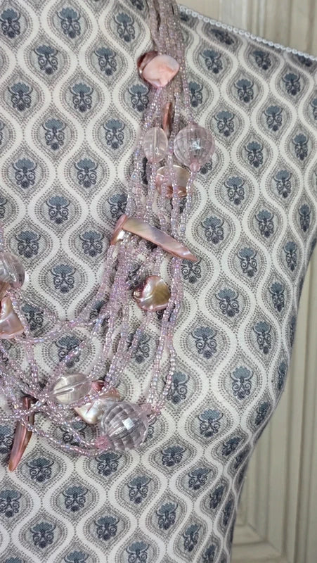 collier plastron vintage - multi rangs rose poudré irisé - perles - pendentif nacre chic