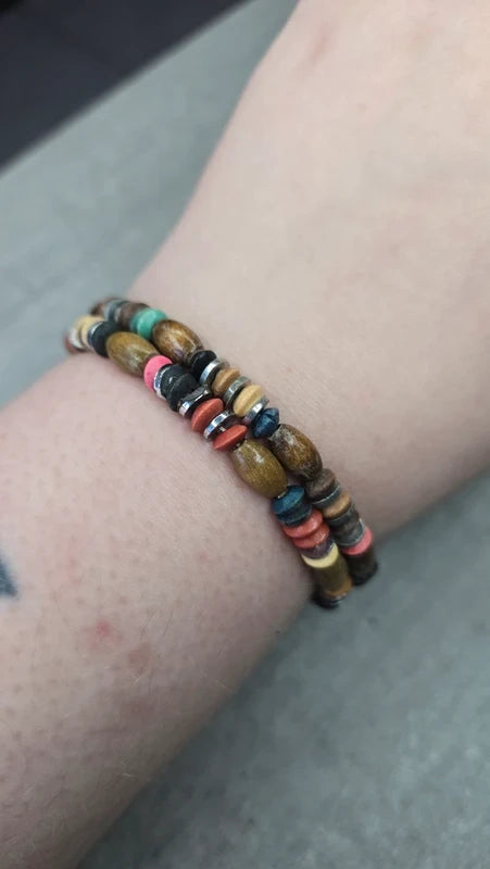 bracelet vintage - perles bois coloré - argenté - élastique - rose ou bleu - nature - mixte homme femme