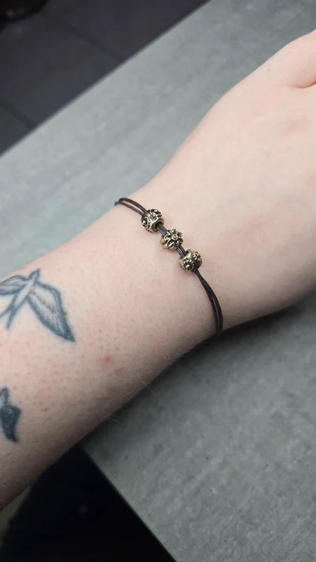 bracelet vintage - fait main - neuf - cordon double marron - charms perles doré strass fleurs - effet métal