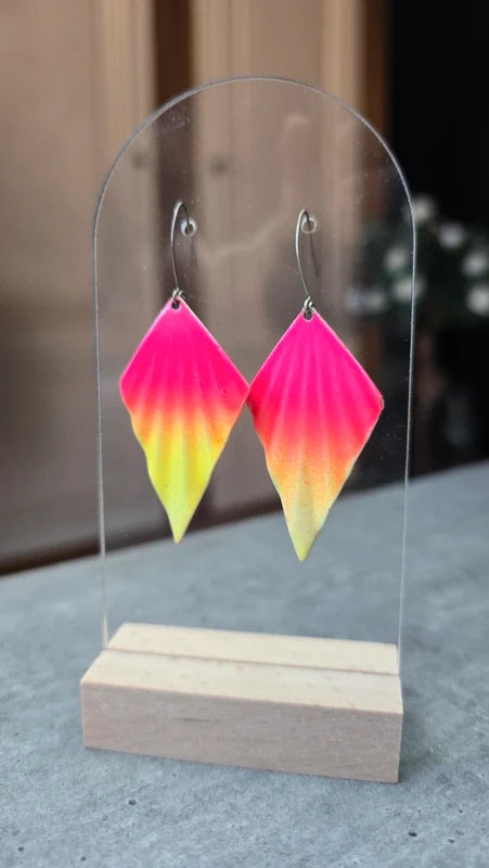 boucles d'oreilles vintage - dégradé rose et jaune fluo - effet relief - pendante légère original fun