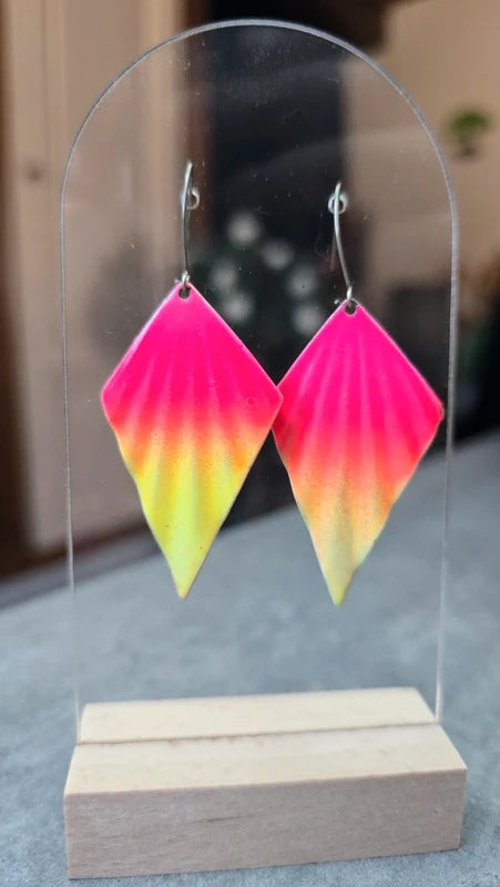 boucles d'oreilles vintage - dégradé rose et jaune fluo - effet relief - pendante légère original fun
