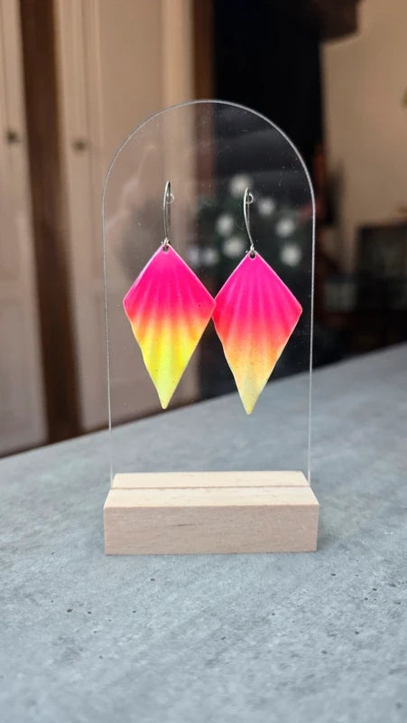 boucles d'oreilles vintage - dégradé rose et jaune fluo - effet relief - pendante légère original fun
