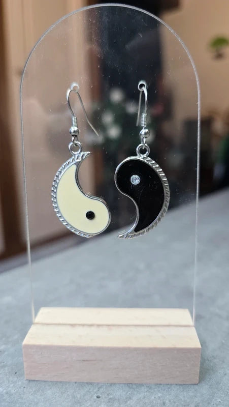 boucles d'oreilles vintage Y2K années 2000 - neuf - yin yang noir blanc strass - symbolique tendance légères