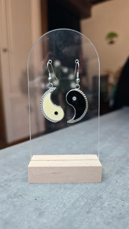boucles d'oreilles vintage Y2K années 2000 - neuf - yin yang noir blanc strass - symbolique tendance légères
