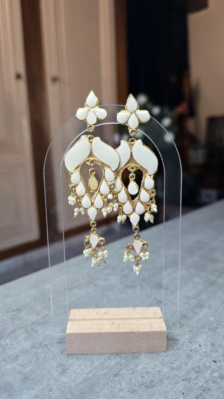 boucles d'oreilles vintage années 80 - neuf - émaille blanc doré - perles pampilles - élégante chic légère pendante