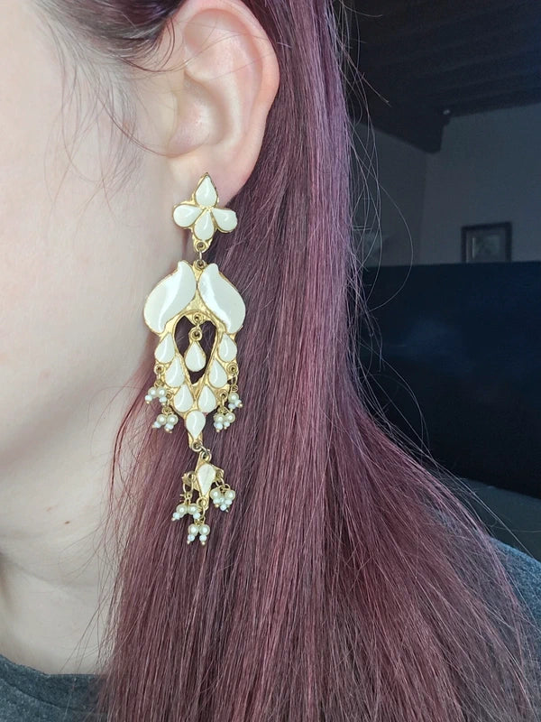 boucles d'oreilles vintage années 80 - neuf - émaille blanc doré - perles pampilles - élégante chic légère pendante