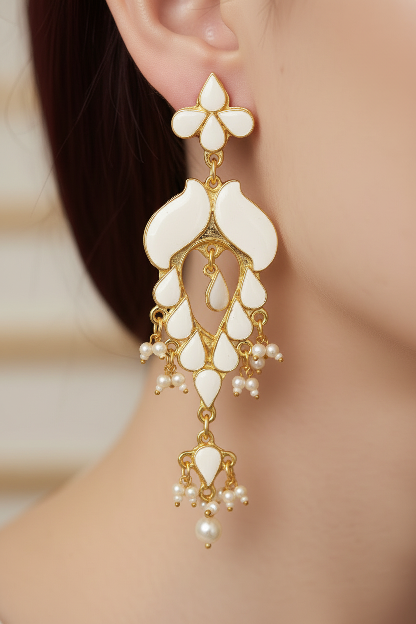 boucles d'oreilles vintage années 80 - neuf - émaille blanc doré - perles pampilles - élégante chic légère pendante