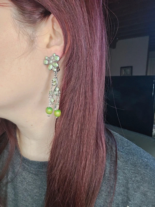 boucles d'oreilles vintage - neuf - à clips - argenté vert - perles facette strass fleurs papillon - légère tendance