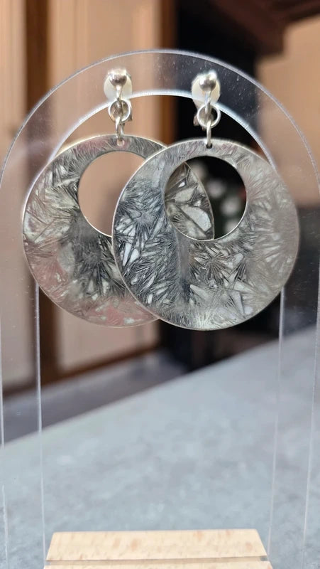 boucles d'oreilles vintage - a clips - ronde - argentées effet marbré patiné alu gris - rétro chic - légère pendante