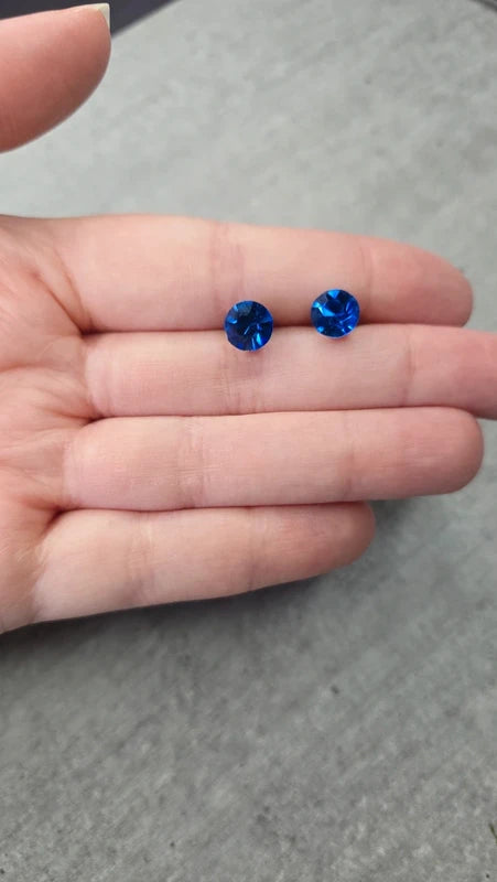 Boucle d'oreille vintage - neuf - pierre strass bleu facette brillante - elegante chic